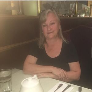 Meet your Posher, Lois